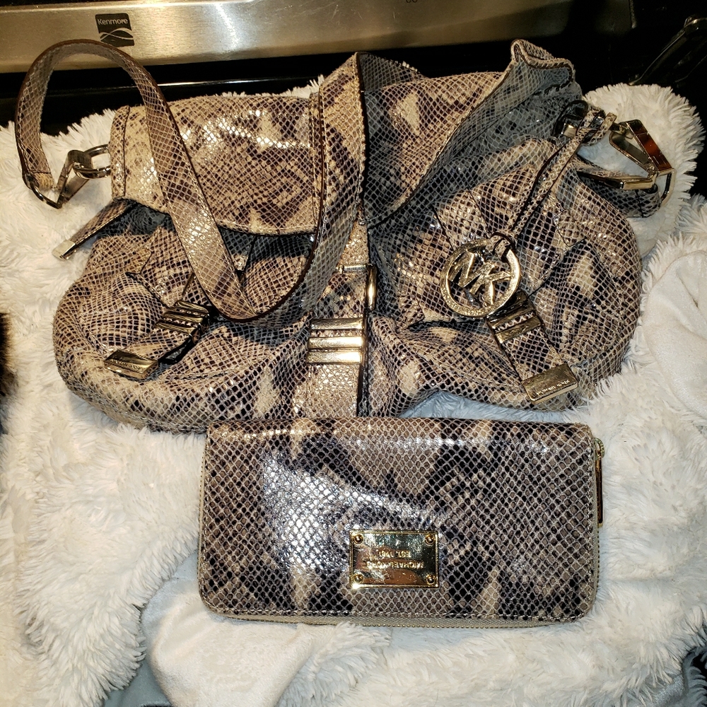 Michael kors snakeskin purse and wallet